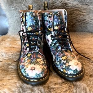 1460 Pascal Floral Mash Up Dr. Martens US 10 / EU 42